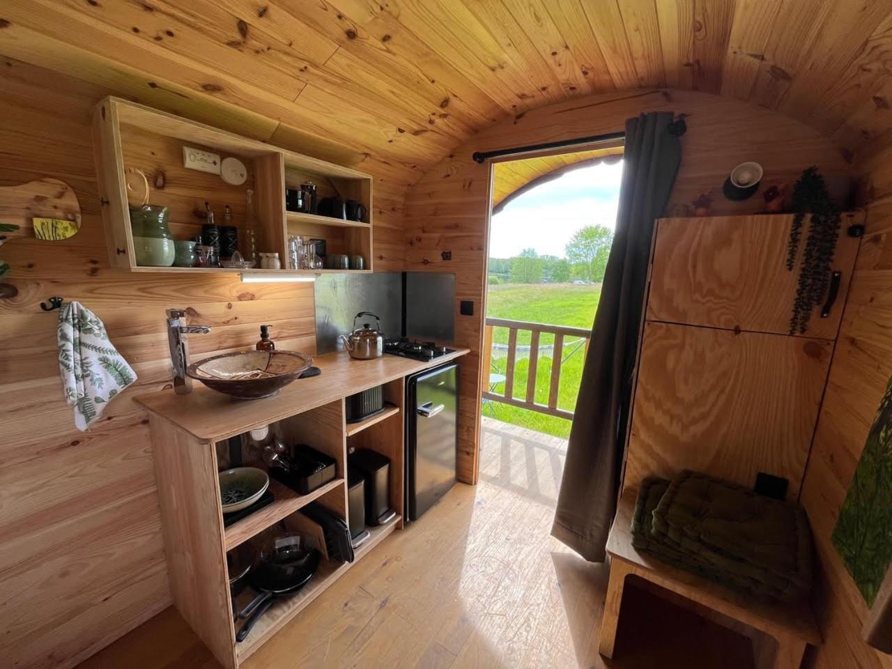 Les Logements Insolites De La Base Nautique Verneuil  Exterior foto