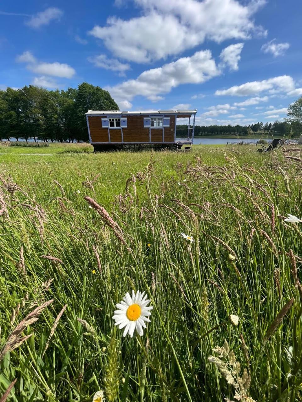 Les Logements Insolites De La Base Nautique Verneuil  Exterior foto
